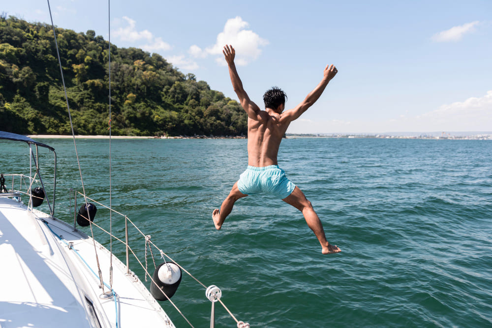 Comment assurer un bateau de plaisance en ligne en 2025 ?